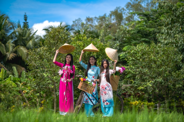 dolu-dolu-bastan-basa-vietnam-turu-rotasi-kapak(2).png